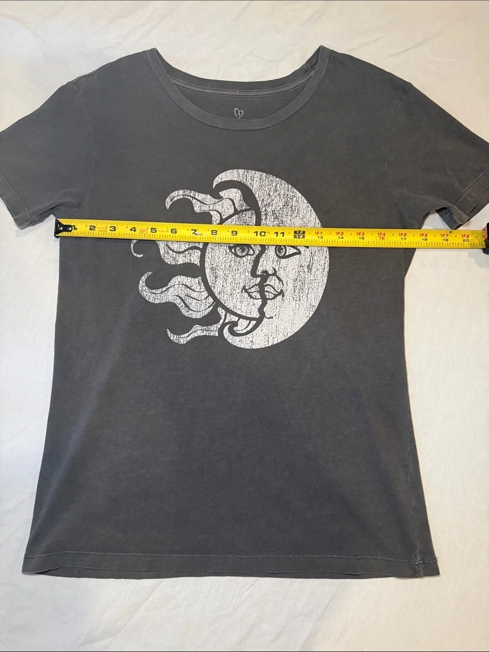 Full Tilt Women's Sun and Moon Cropped Grey Graphic Tshirt Size Small EUC